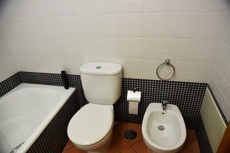 bathroom in our Alvor apartment in The Algarve